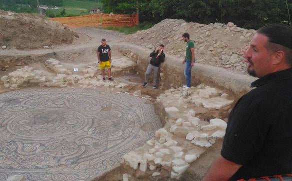 Il mosaico pavimentale ritrovato nell’area archeologica della villa di Teodorico